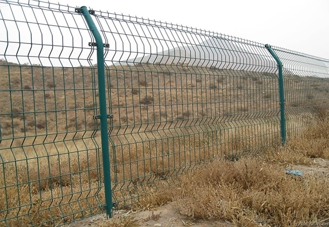 四川省户外工程改造案例|甄特护栏双边丝护栏网定制隔离应用方案