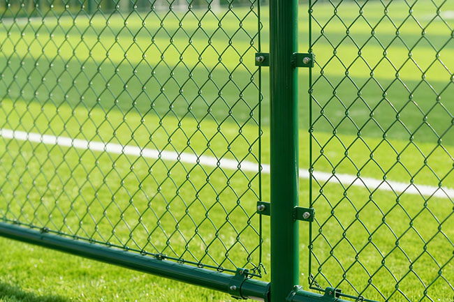 体育场翻新采购:球场围网价差 40-120 元 /㎡,这样控预算不踩坑(图1) 体育场翻新采购:球场围网价差 40-120 元 /㎡,这样控预算不踩坑(图1)