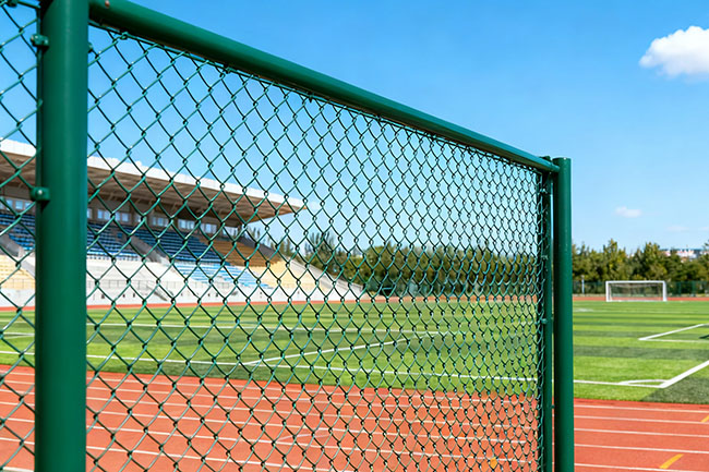 别为球场围网花冤枉钱!4 大选购要点 + 1 个省心推荐,建设者必看(图1) 别为球场围网花冤枉钱!4 大选购要点 + 1 个省心推荐,建设者必看(图1)