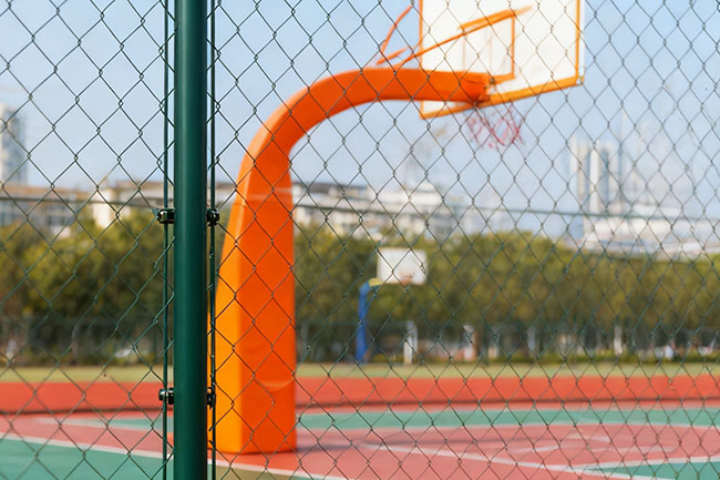 足球场围网多少钱一平米?这篇攻略帮你算清账,不花冤枉钱!(图1) 足球场围网多少钱一平米?这篇攻略帮你算清账,不花冤枉钱!(图1)