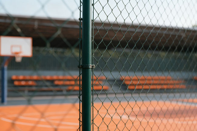 足球场围网多少钱一平米?这篇攻略帮你算清账,不花冤枉钱!(图2) 足球场围网多少钱一平米?这篇攻略帮你算清账,不花冤枉钱!(图2)