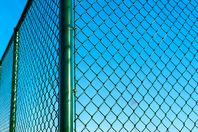 2025 球场围网价差大？从材质到安装，摸清定价逻辑不花冤枉钱(图1)