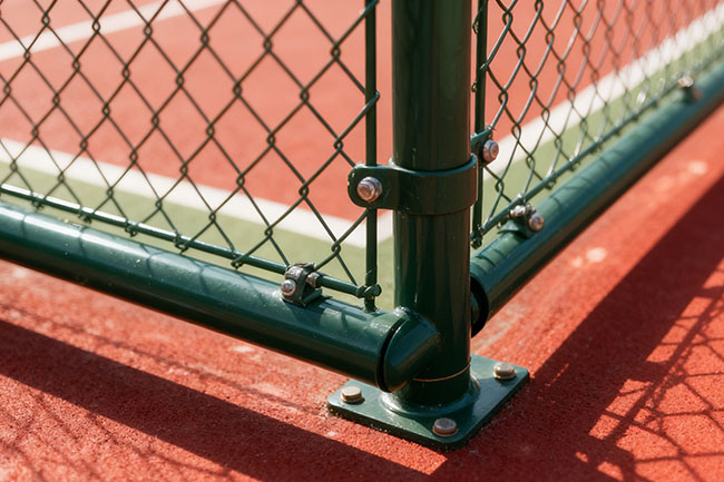 15 元 /㎡的 PVC 包塑球场围网 3 年报废？三招避开低价陷阱(图2)