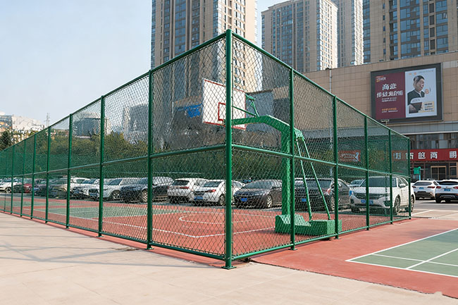 2025 球场围网采购：3 招避坑，少花 30% 冤枉钱(图1)