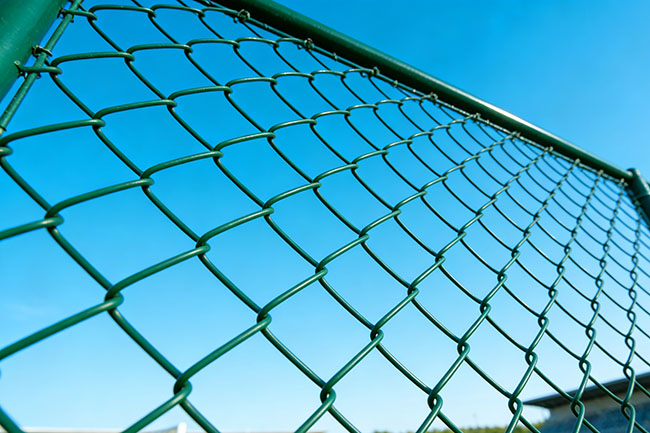 球场围网价差 3 倍？别被坑！专业与普通围网的差异真相(图2)