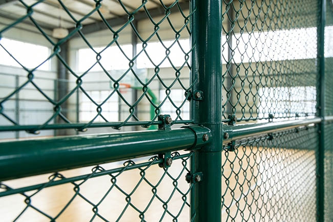 纠结球场围网多少钱一平米?看这篇,按场地选对不超预算(图2) 纠结球场围网多少钱一平米?看这篇,按场地选对不超预算(图2)