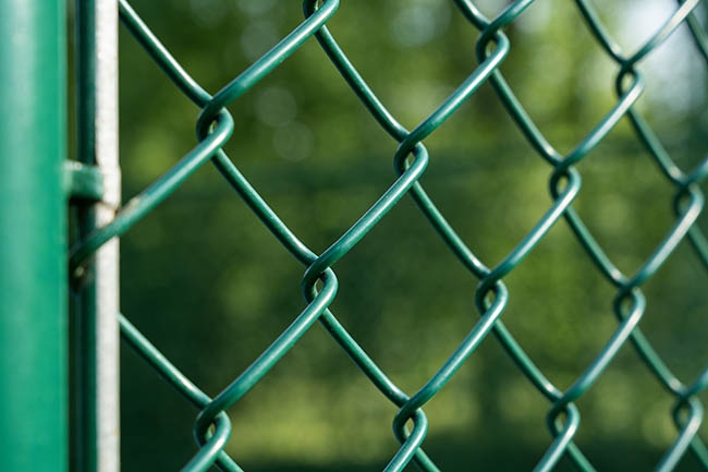 球场围网材质选不对?浪费钱还频繁换!这篇避坑指南必看(图2) 球场围网材质选不对?浪费钱还频繁换!这篇避坑指南必看(图2)